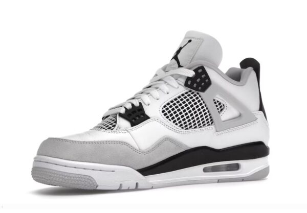 Air Jordan 4 Retro 'Military Black